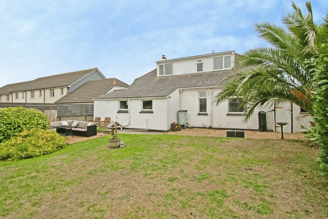 Treloggan Road, Newquay, TR7, photo 25