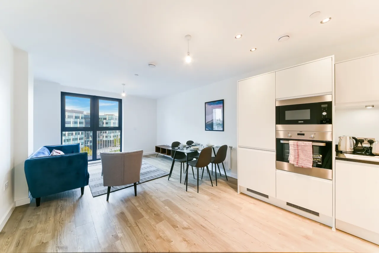 Lakeside Drive, London, NW10, photo 3