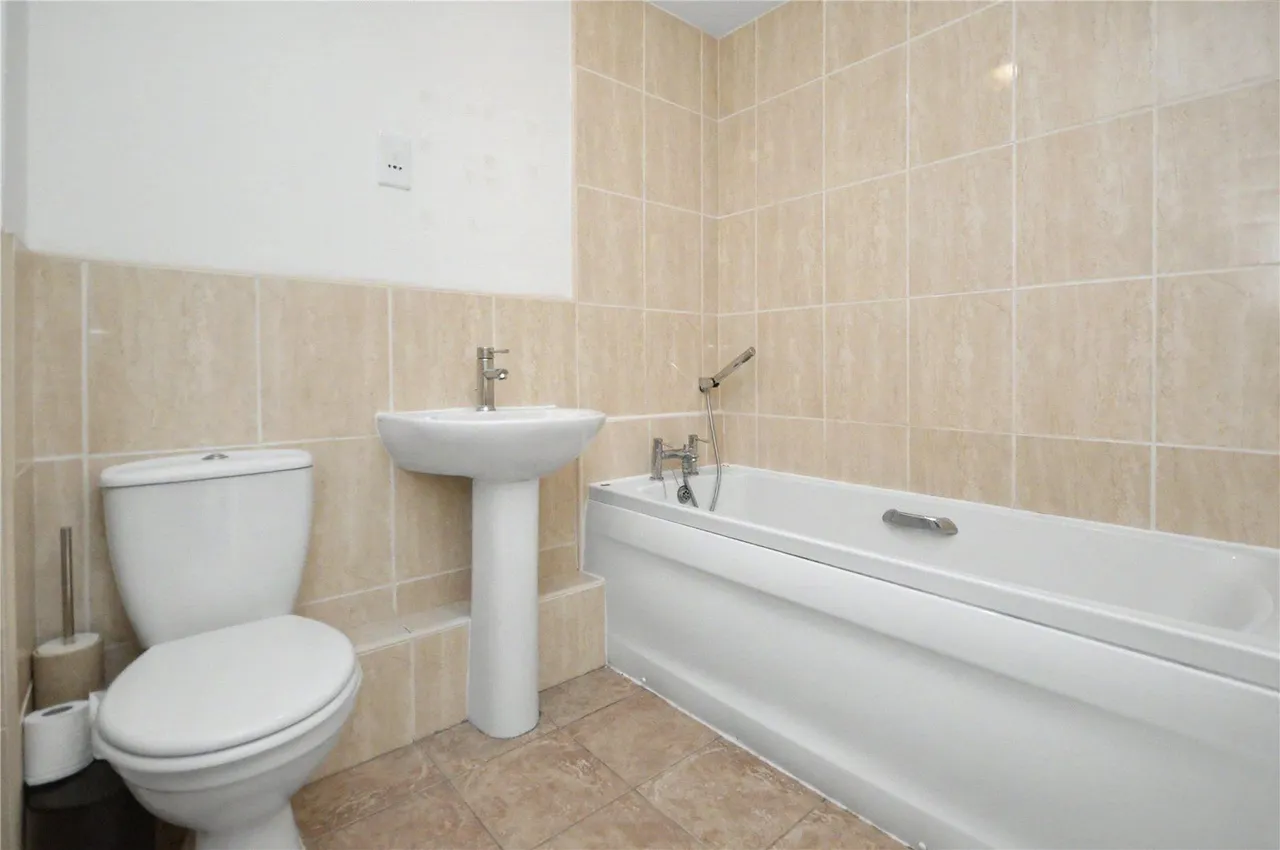 Fenton Place, Middleton, LS10, photo 8