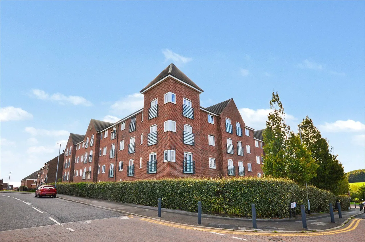 Fenton Place, Middleton, LS10, photo 2