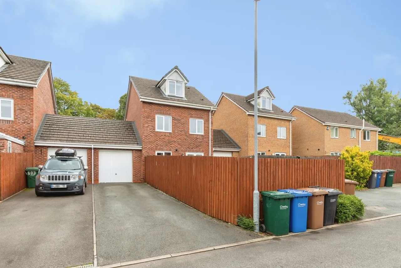 Preston Road, Clayton-le-Woods, PR6, photo 12