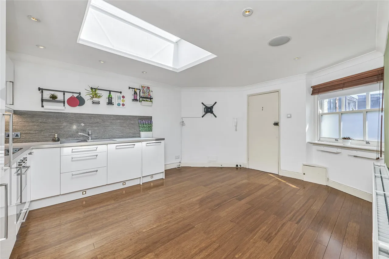 Voltaire Road, London, SW4, photo 2