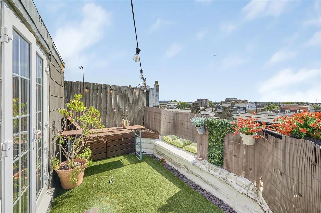 Voltaire Road, London, SW4, photo 11
