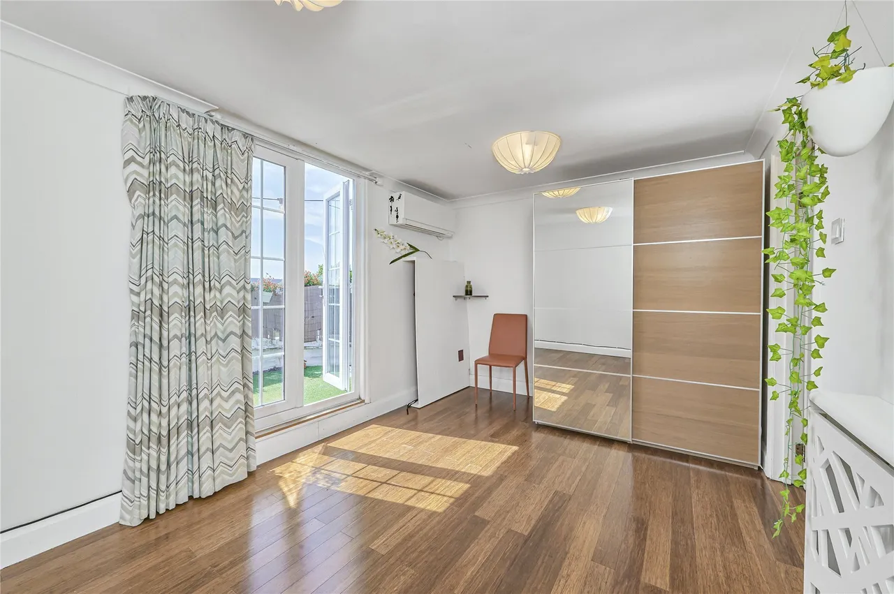 Voltaire Road, London, SW4, photo 9