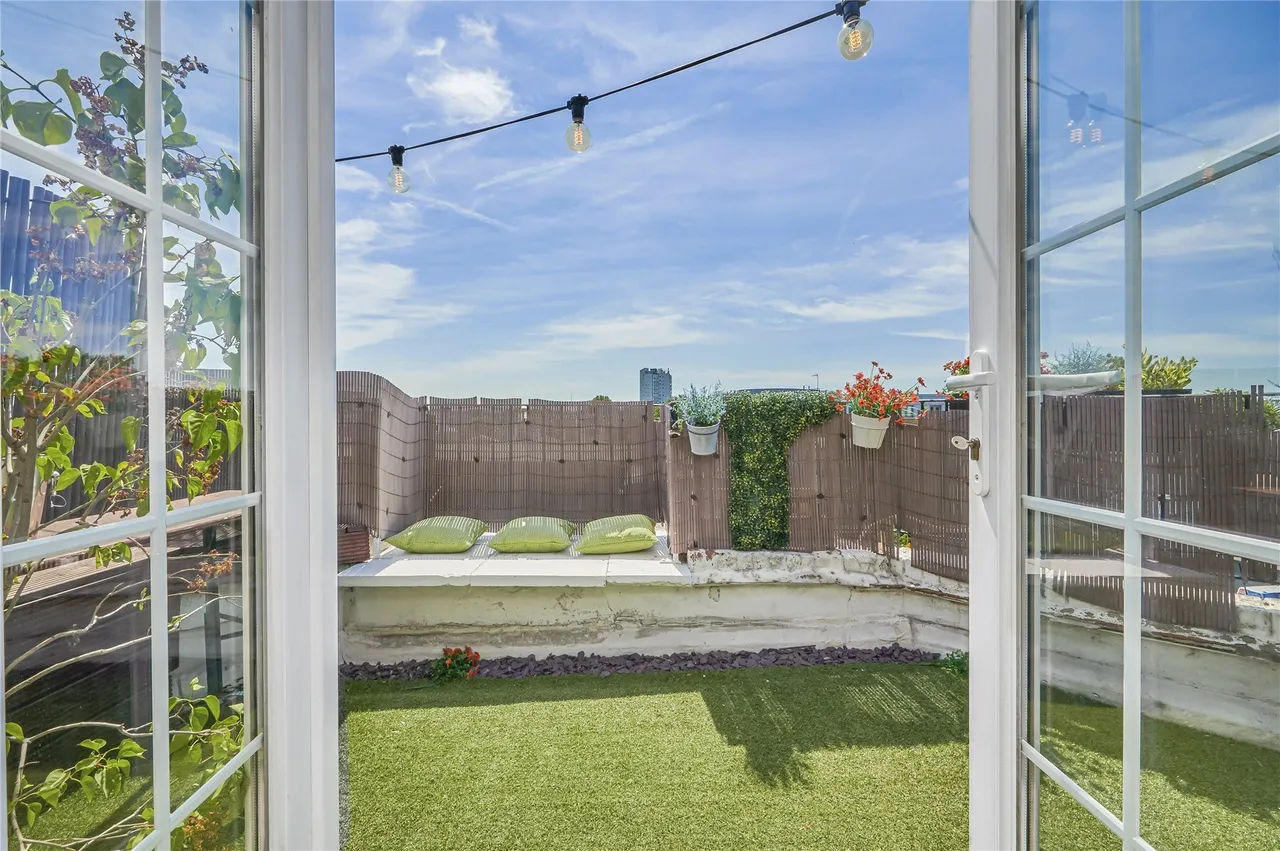 Voltaire Road, London, SW4, photo 10