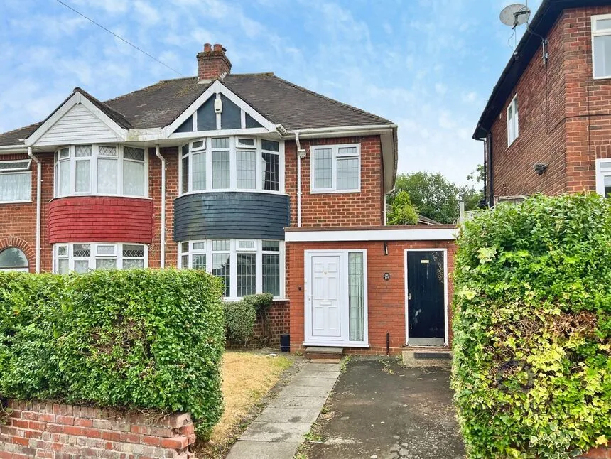 3 bed house for sale — Watsons Green Road, Dudley, West Midlands, DY2