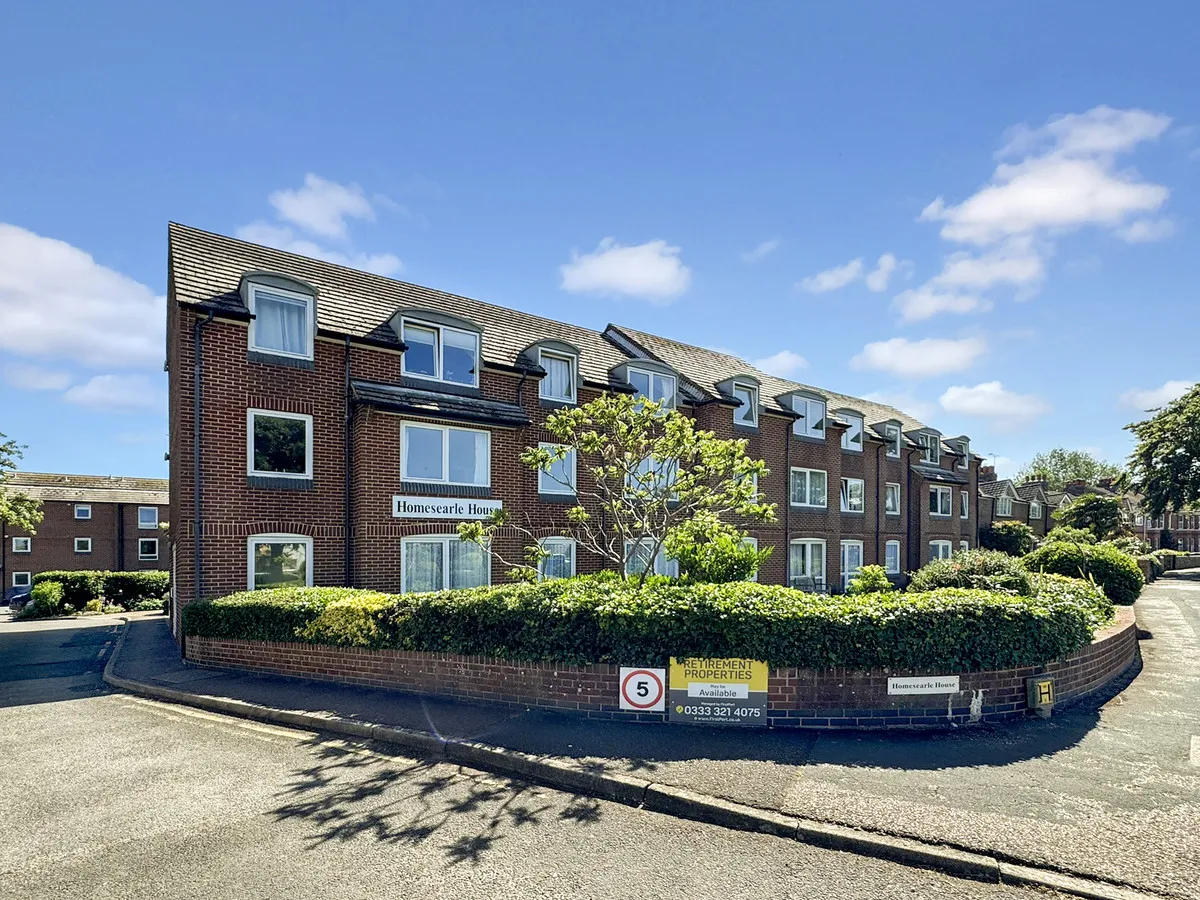 2 bed flat for sale, Goring Road, Worthing, BN12
