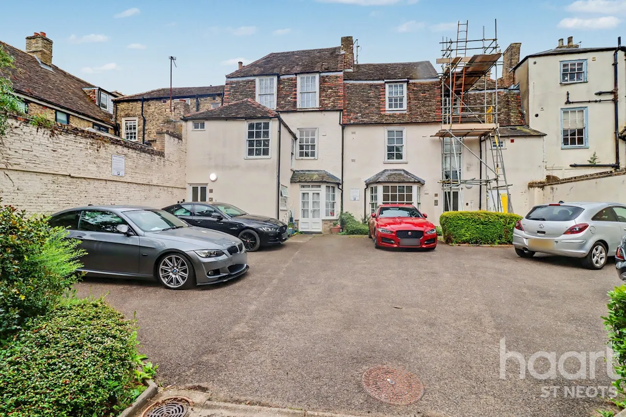 High Street, Huntingdon, PE29, photo 9