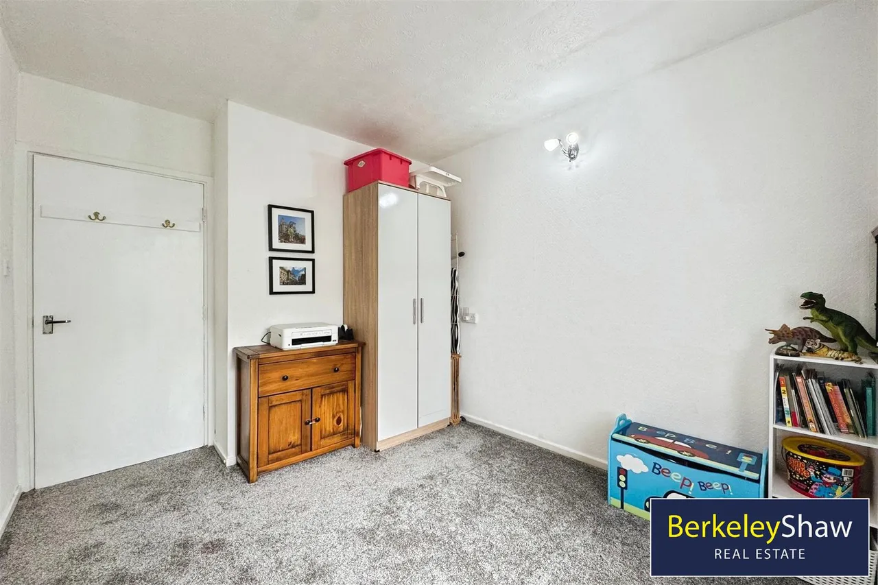 Nicholas Road, Crosby, L23, photo 9