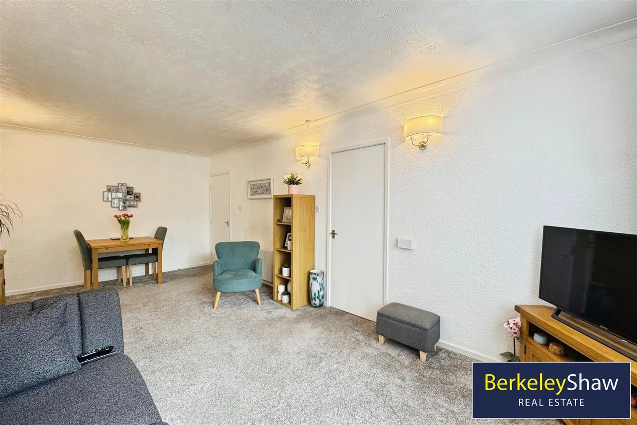 Nicholas Road, Crosby, L23, photo 5