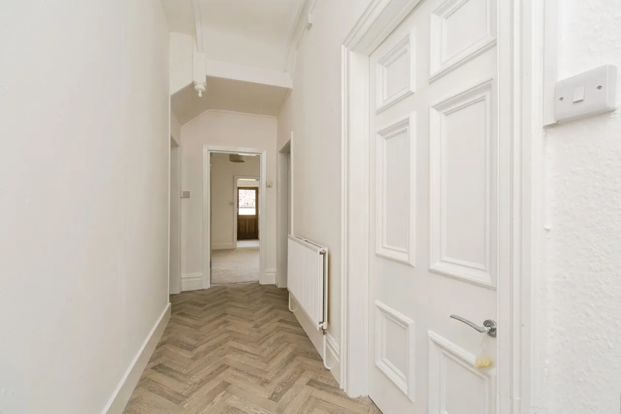 Llewelyn Road, Colwyn Bay, LL29, photo 2