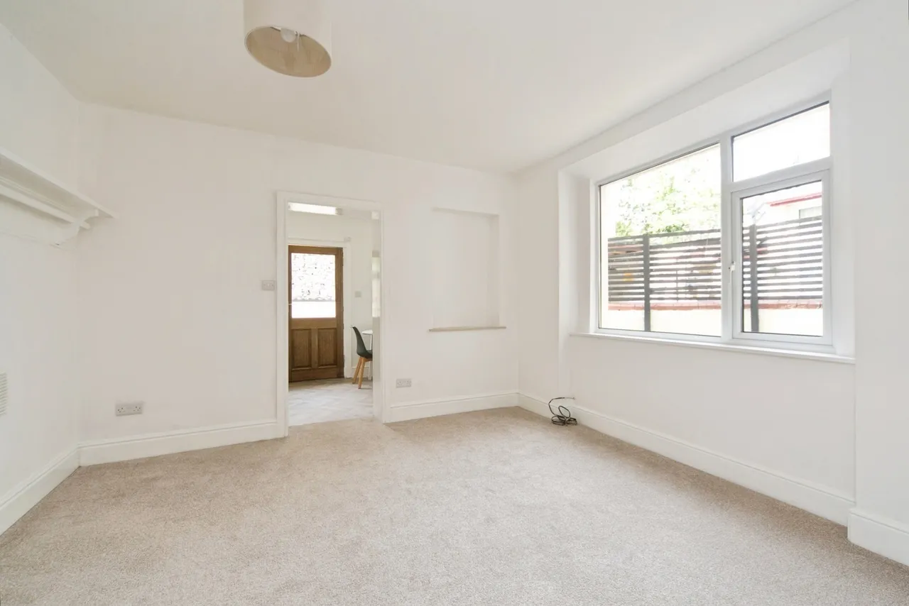 Llewelyn Road, Colwyn Bay, LL29, photo 16