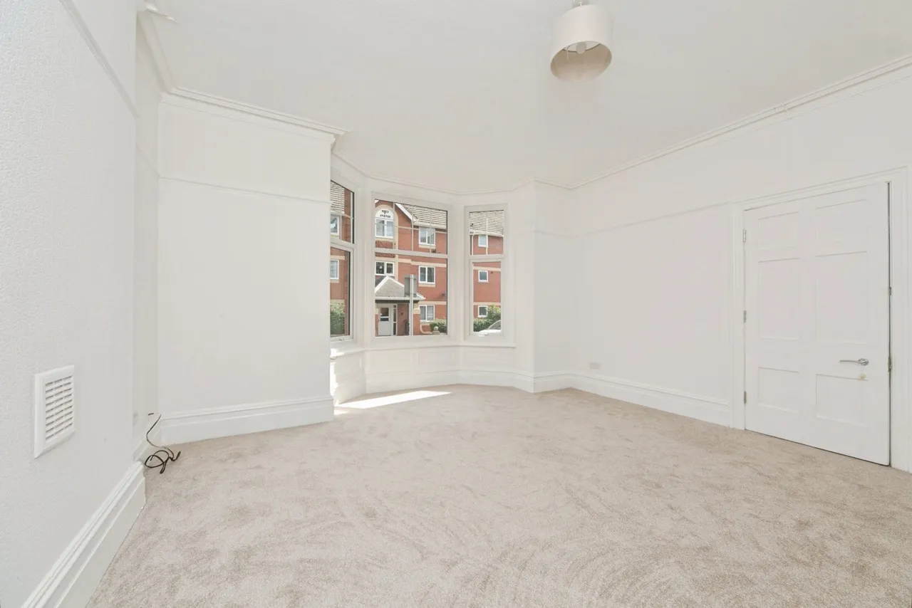 Llewelyn Road, Colwyn Bay, LL29, photo 11