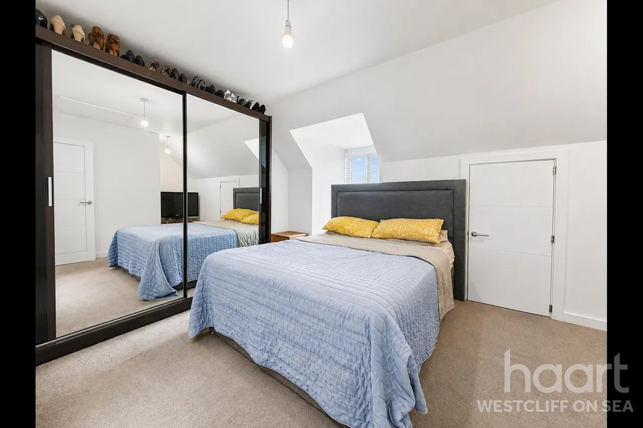Brookside Crescent, Westcliff-On-Sea, SS0, photo 11