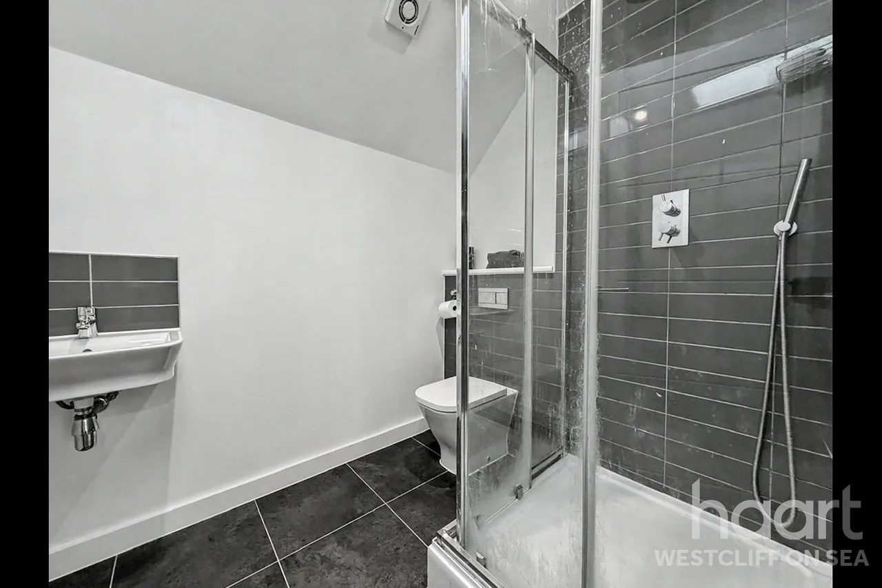 Brookside Crescent, Westcliff-On-Sea, SS0, photo 12
