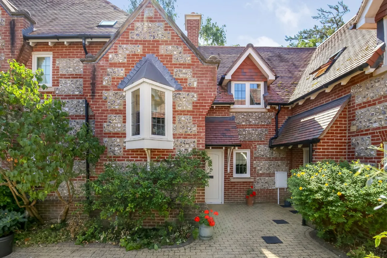 3 bed house for sale — Florence Court, Wilton, Salisbury, Wiltshire, SP2 0FD