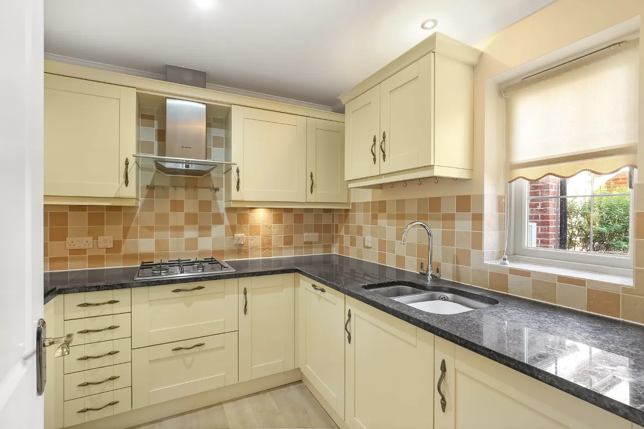 Florence Court, Wilton, Salisbury, Wiltshire, SP2 0FD, photo 4