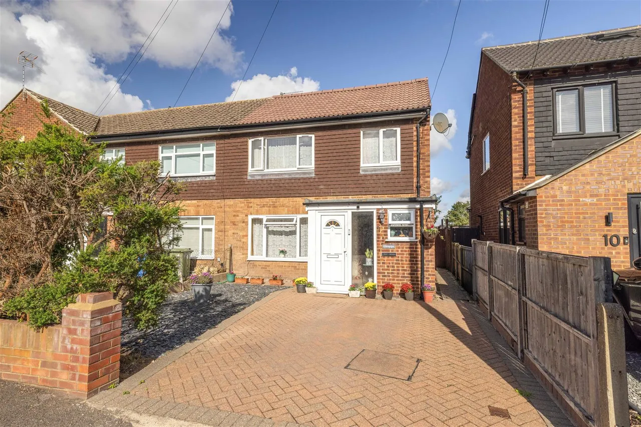 4 bed house for sale, Croft Corner, Old Windsor, SL4