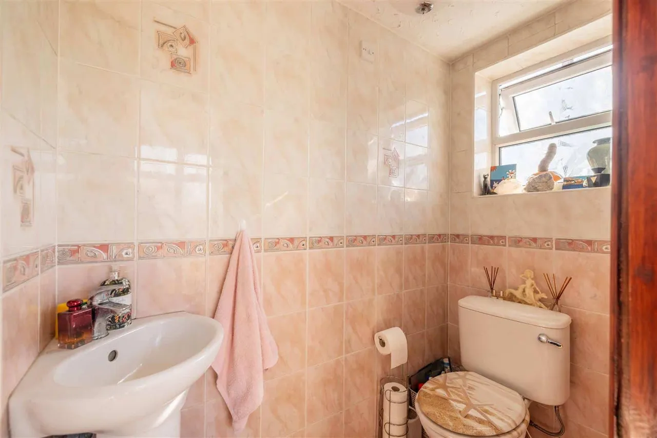 Croft Corner, Old Windsor, SL4, photo 17