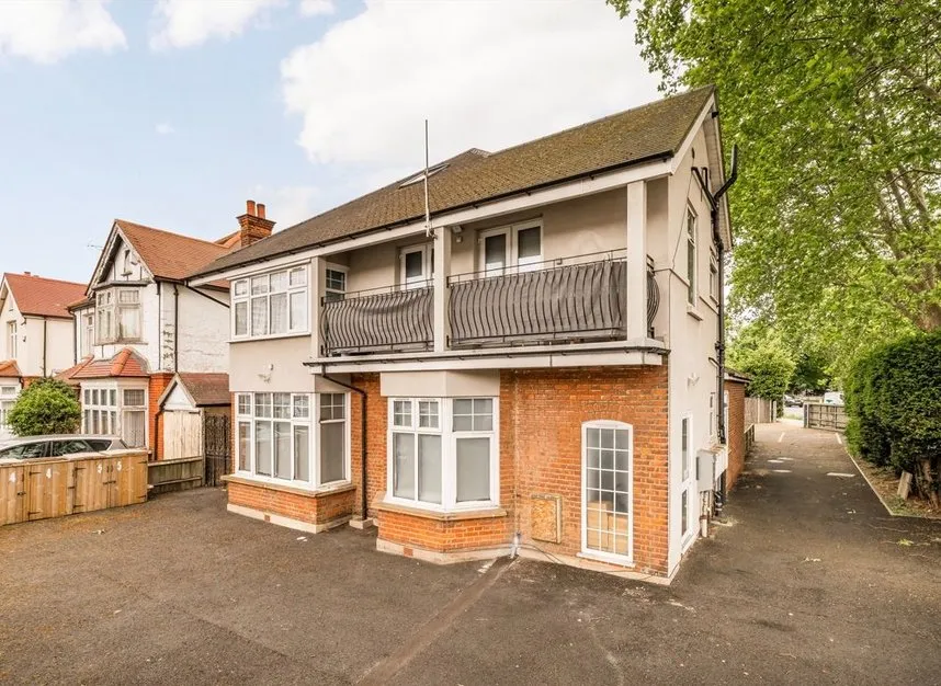 2 bed flat to rent, London Road, Twickenham, TW1