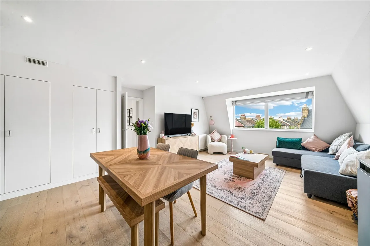 1 bed flat for sale, Aboyne Road, London, SW17