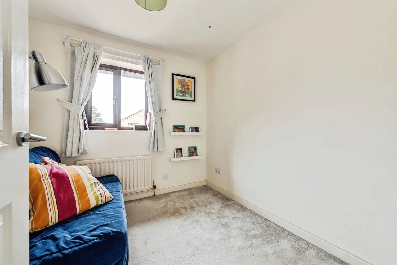 Thorney Leys, Witney, OX28, photo 11