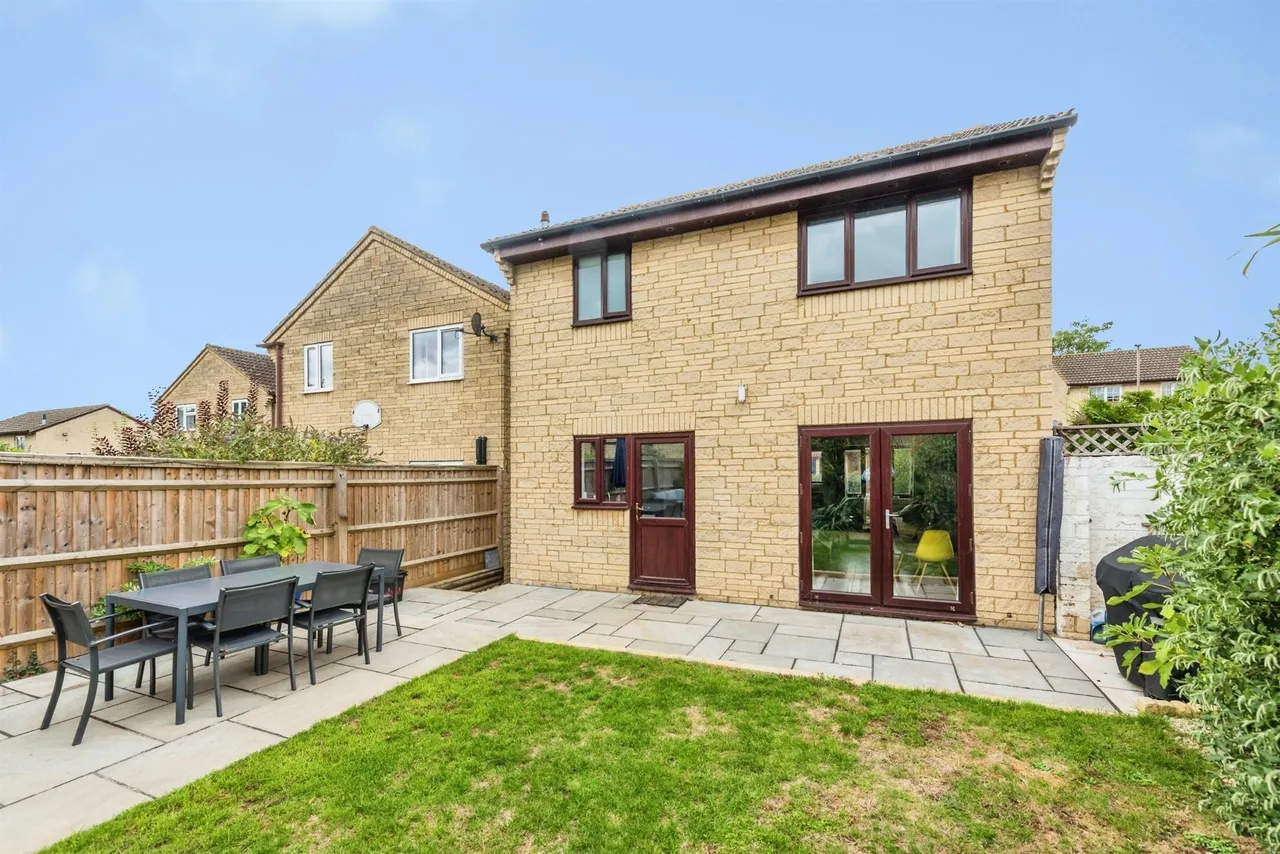 Thorney Leys, Witney, OX28, photo 17