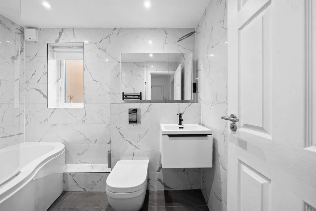 Collingwood Place, Walton-On-Thames KT12 1LU, photo 9
