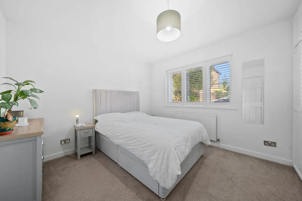 Collingwood Place, Walton-On-Thames KT12 1LU, photo 7