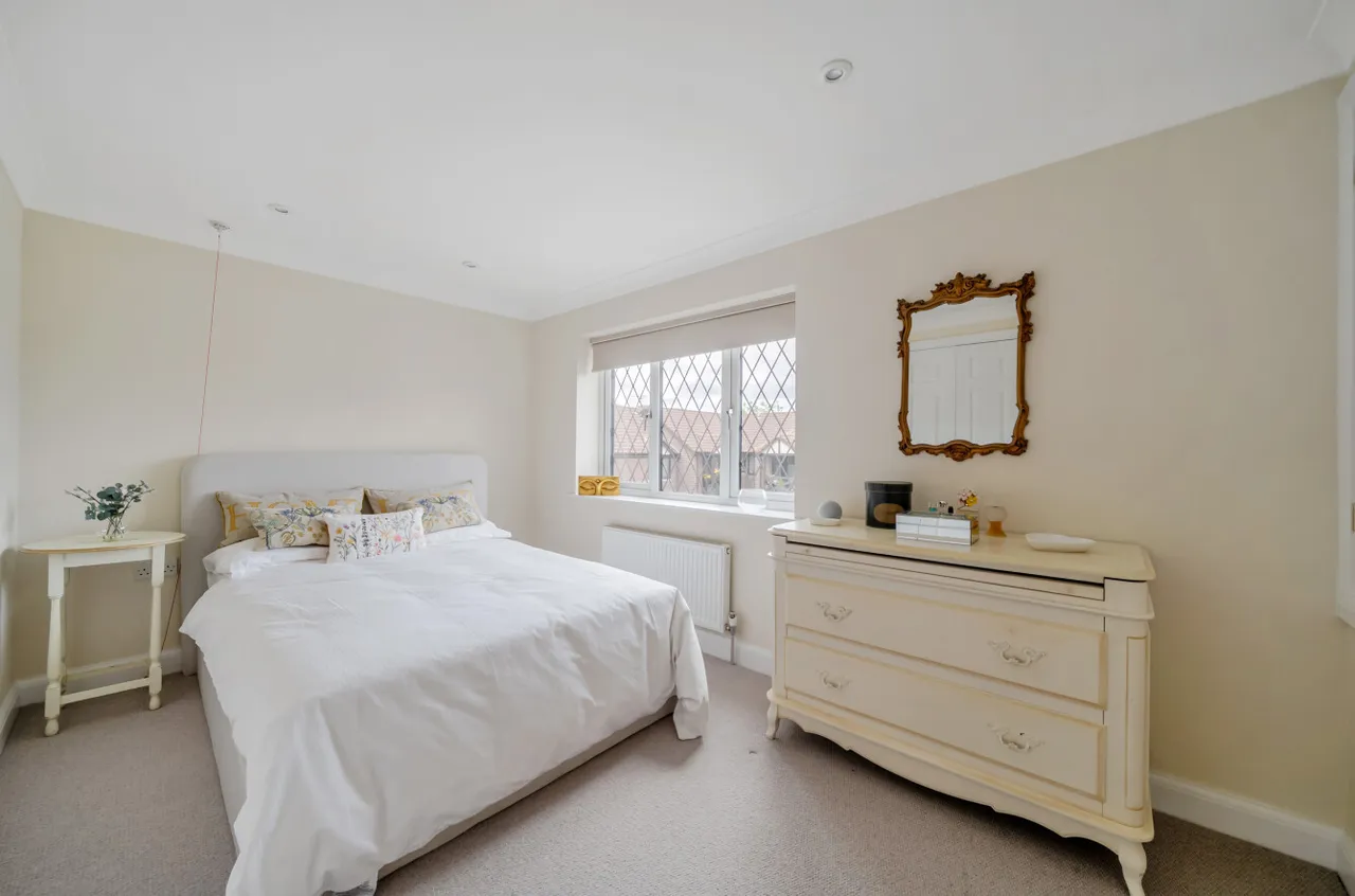 Fromow Gardens, Windlesham, GU20, photo 6