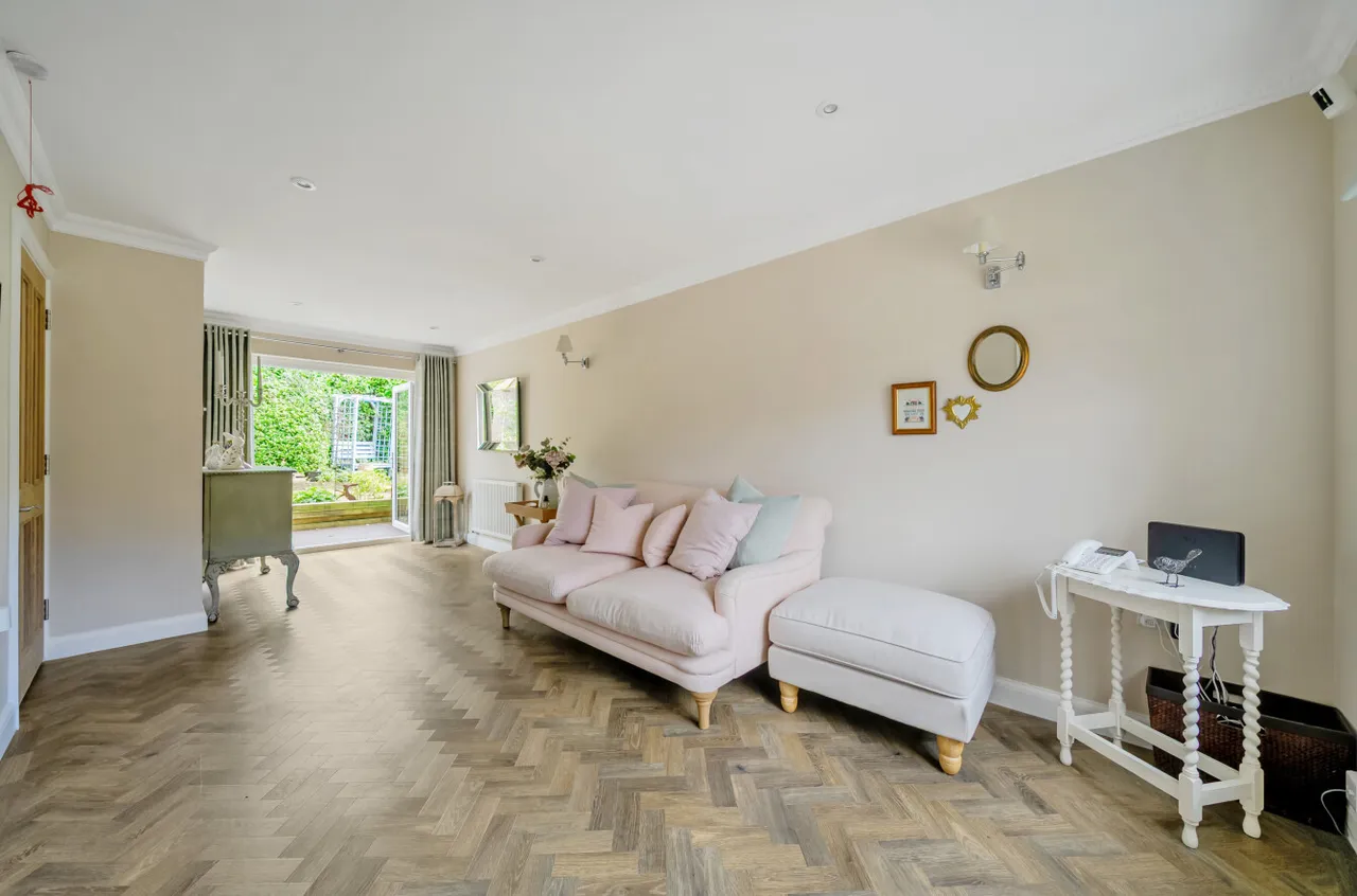 Fromow Gardens, Windlesham, GU20, photo 2