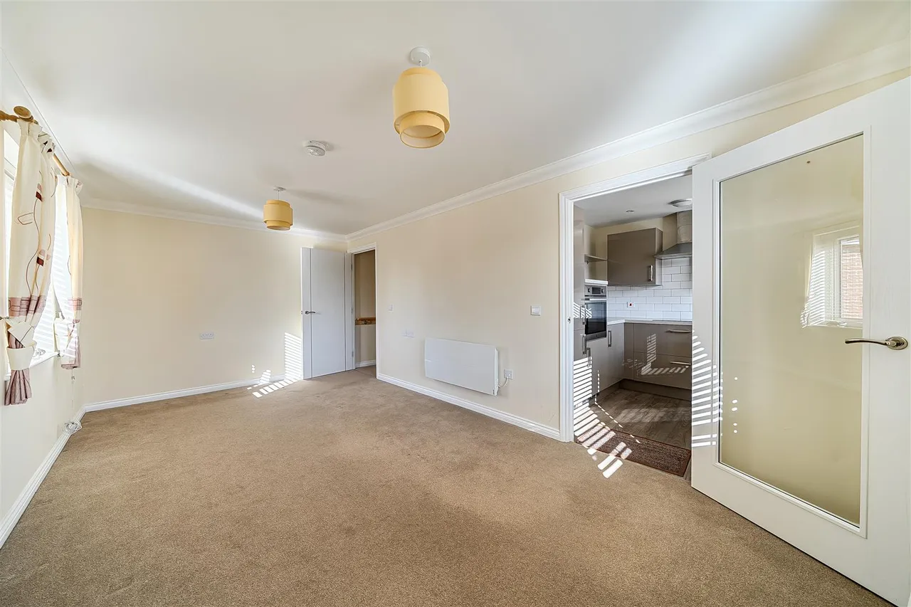 Victoria Road, Farnborough, GU14, photo 3