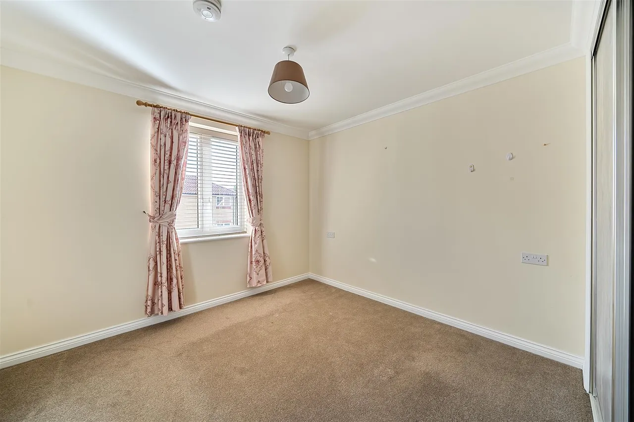 Victoria Road, Farnborough, GU14, photo 9