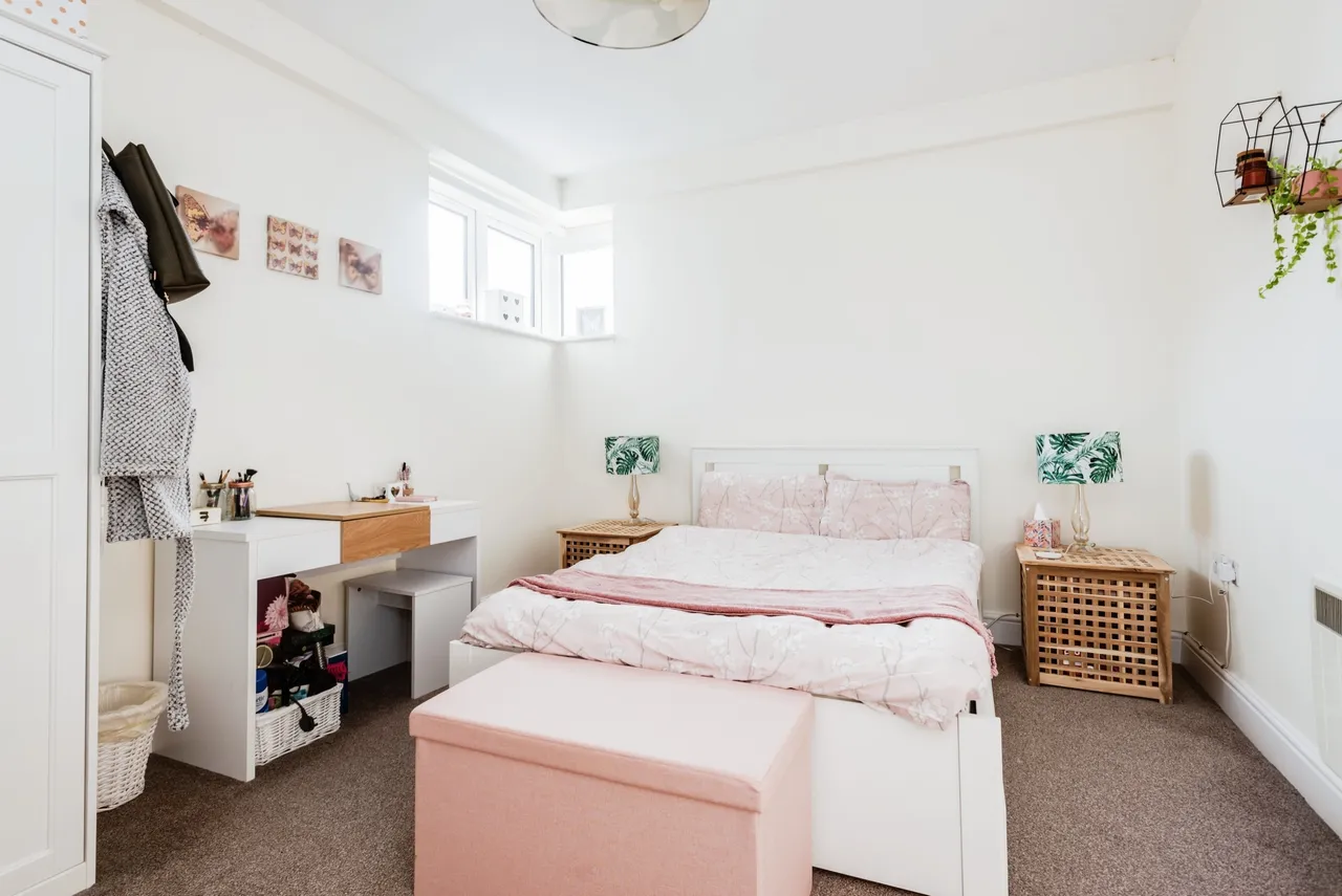 Electra House, Farnsby Street, Swindon, Wiltshire, SN1, photo 7