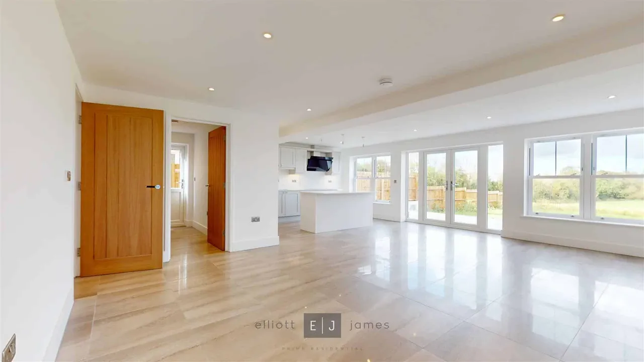 Grove Lane, Chigwell, photo 9
