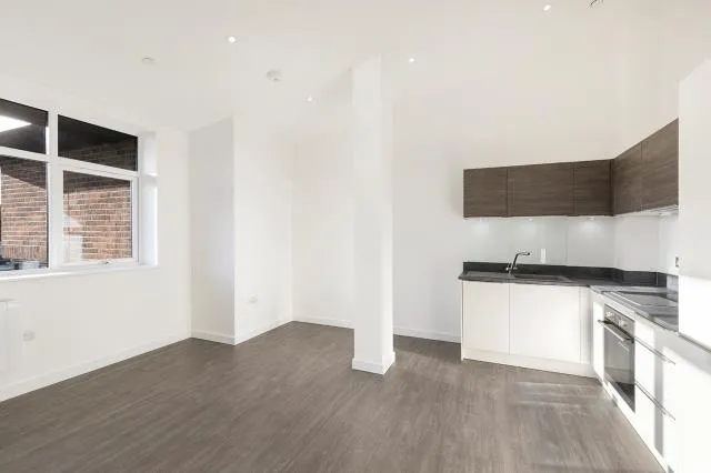 Knoll Road, GU15, photo 2