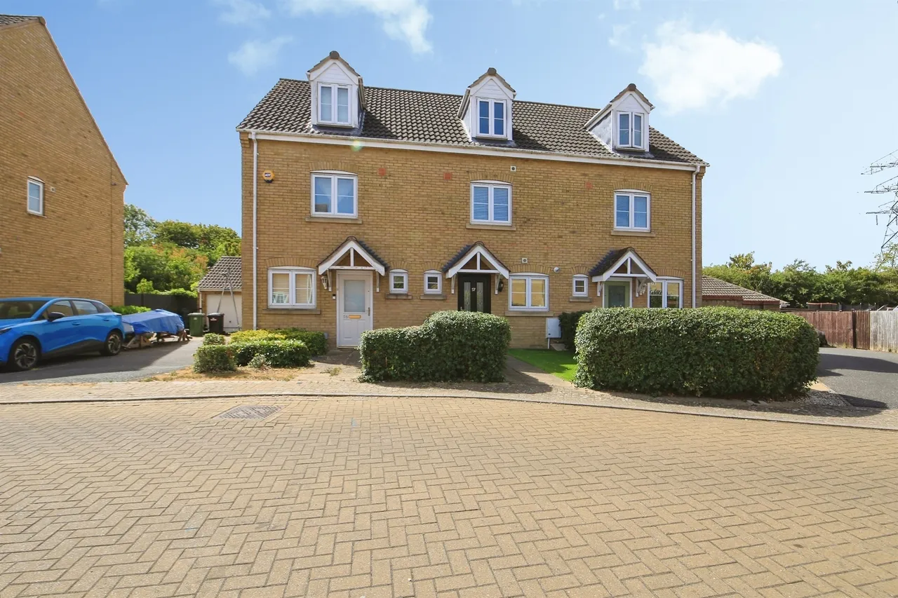 3 bed house for sale, Boleyn Avenue, Peterborough, PE2