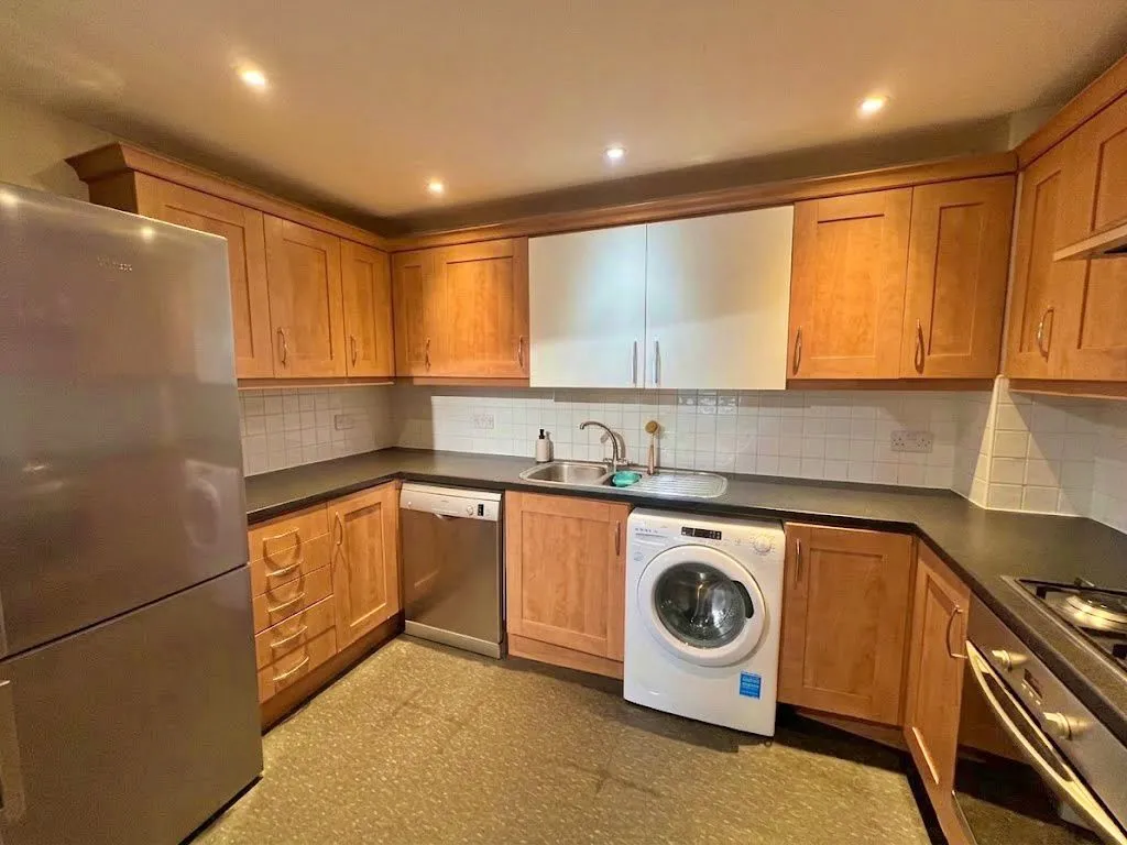 Greenford Road, Greenford, UB6, photo 7