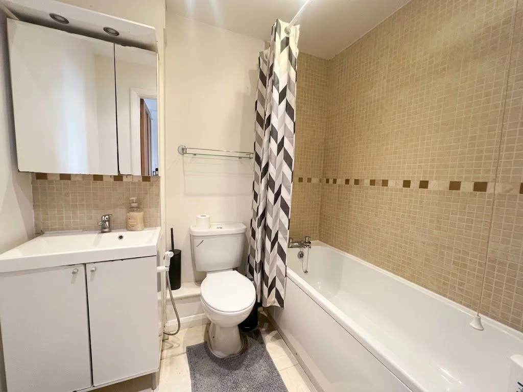 Greenford Road, Greenford, UB6, photo 4