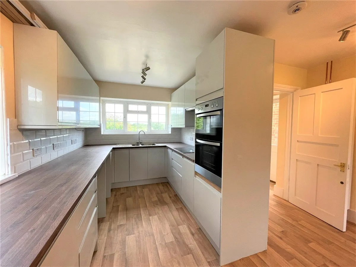 Marlston, Hermitage, RG18, photo 3