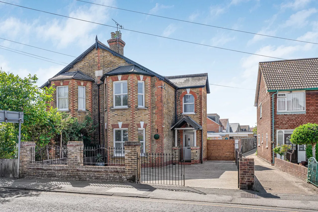 Vicarage Road, Sunbury-on-Thames, TW16, photo 26