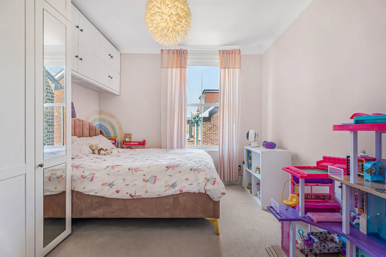 Vicarage Road, Sunbury-on-Thames, TW16, photo 11