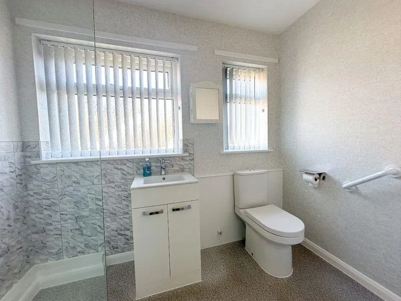 Cannam Close, Middleton, LE16, photo 17