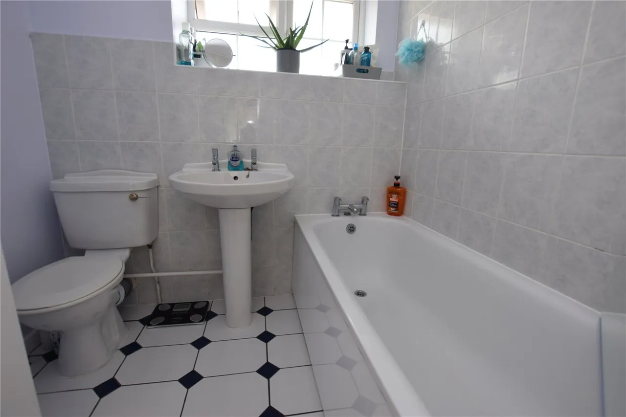 Sidlaws Road, Farnborough, Hampshire, GU14 9JN, photo 13