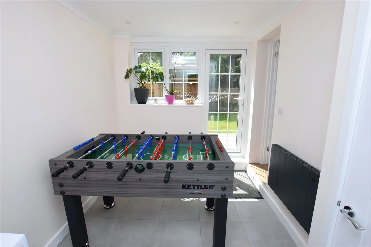 Sidlaws Road, Farnborough, Hampshire, GU14 9JN, photo 9