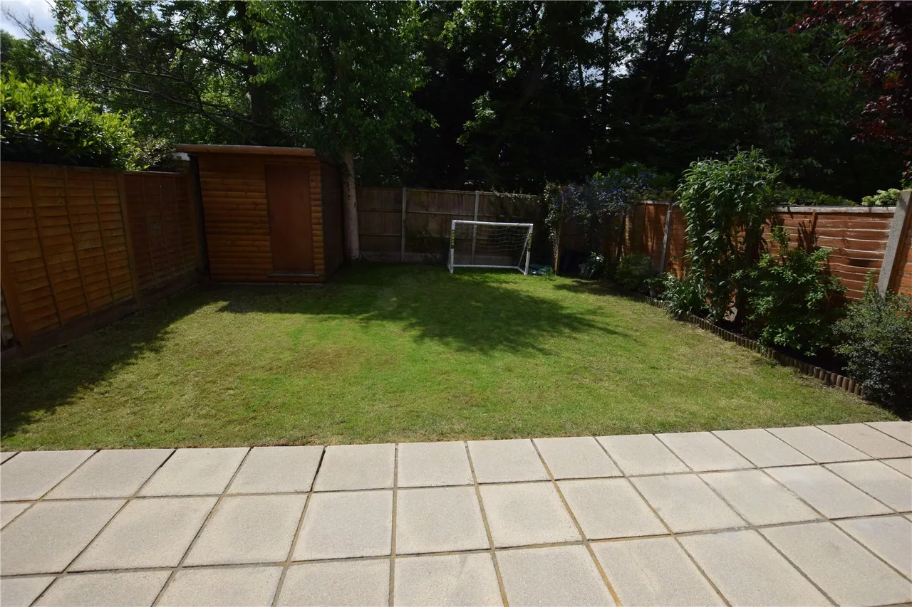 Sidlaws Road, Farnborough, Hampshire, GU14 9JN, photo 14