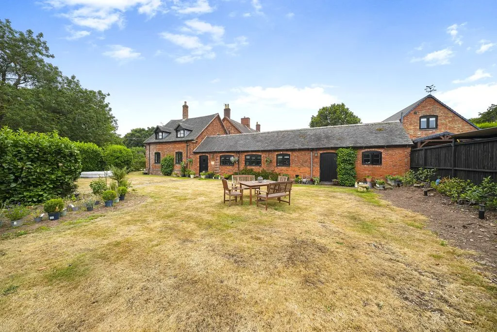 Old London Road, Swinfen, WS14, photo 30
