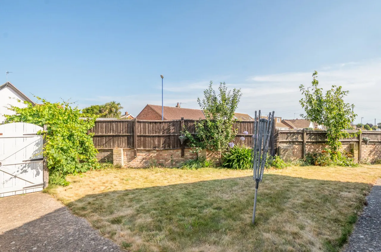 Croft Road, Selsey, PO20, photo 19