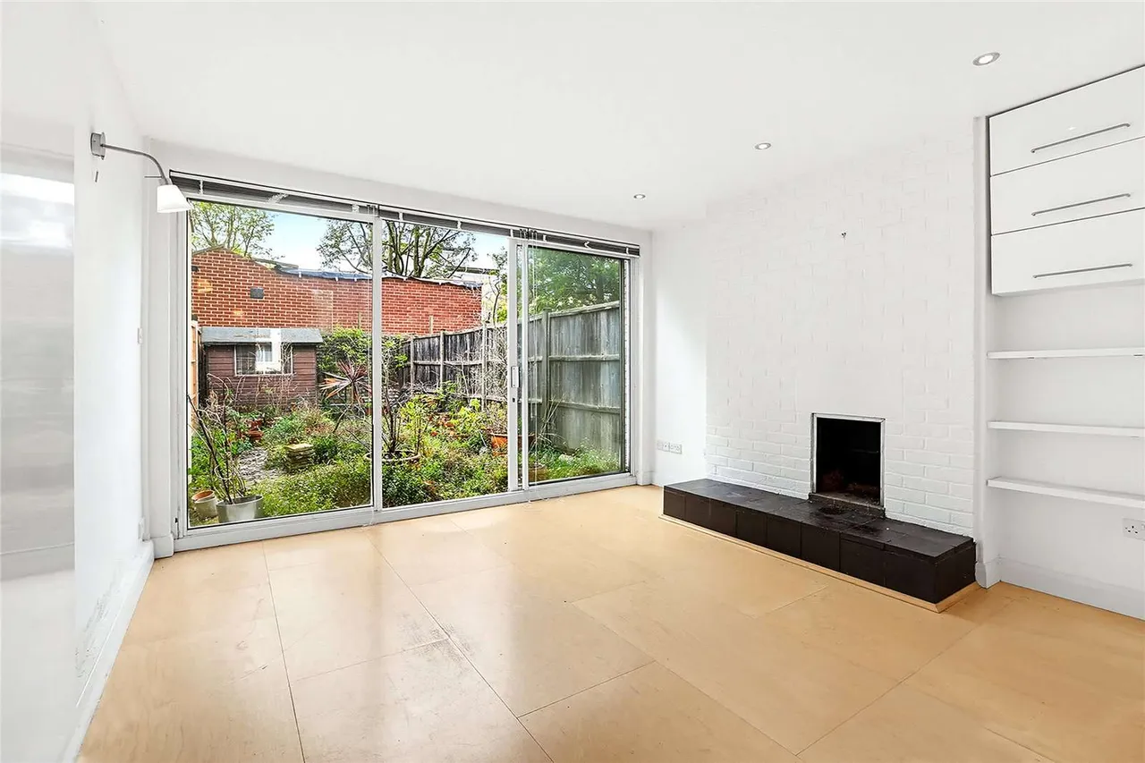 2 bed house for sale, Duke Road, London, W4