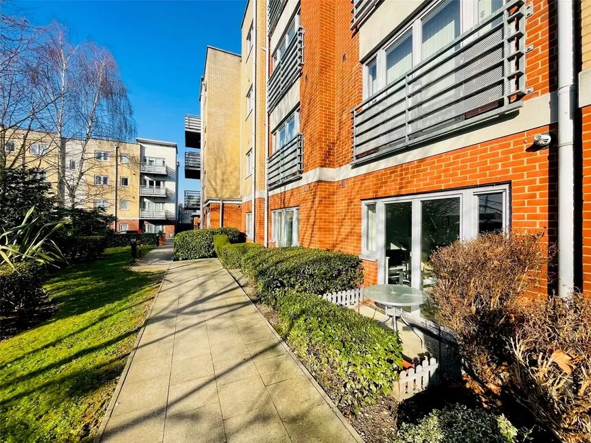 1 bed flat for sale, Hawker Place, Walthamstow, E17